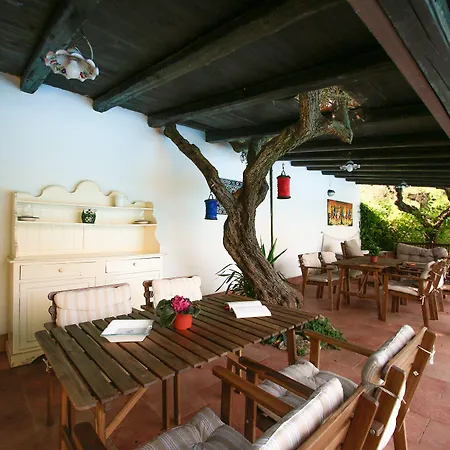 Arli فندق مبيت وإفطار 3*